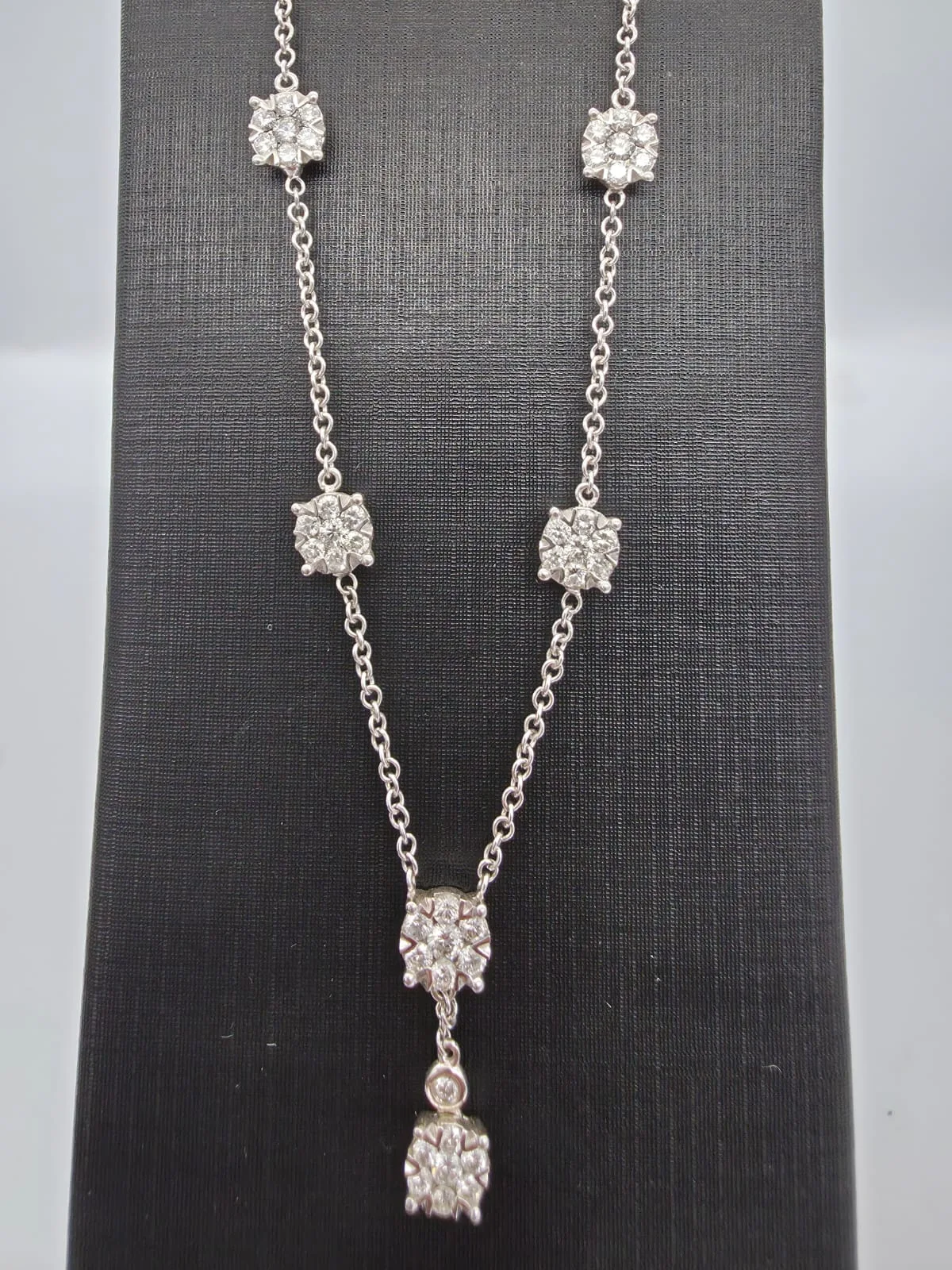 Neckless