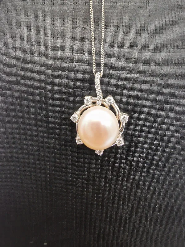 Neckless