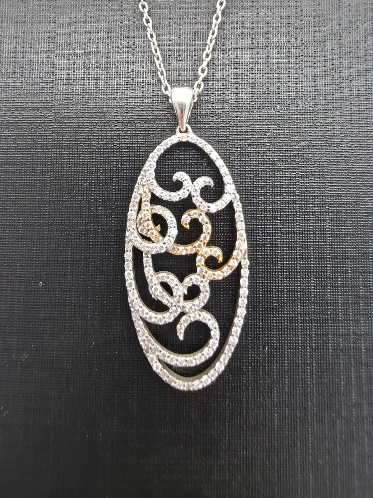 Neckless