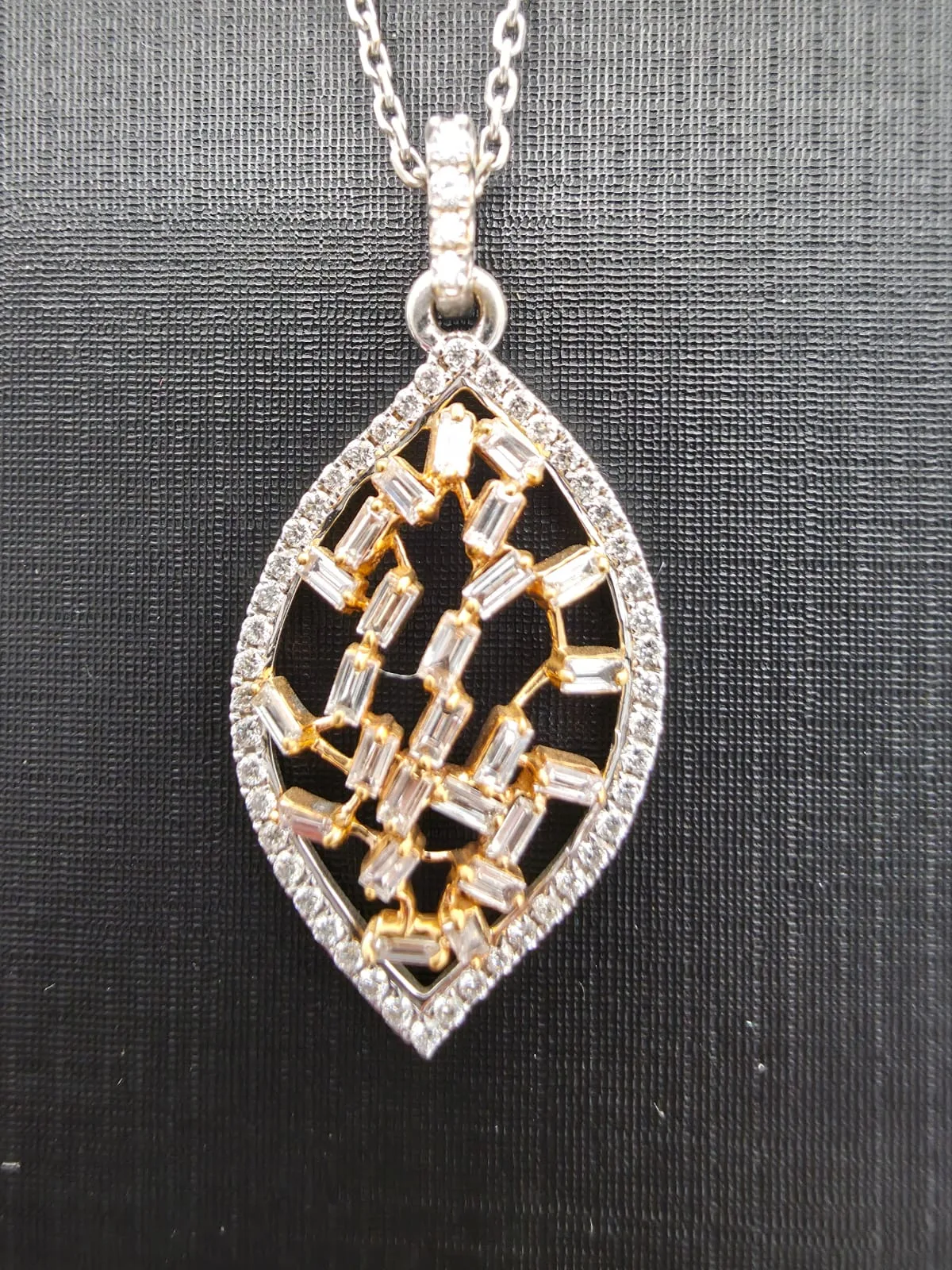 Neckless