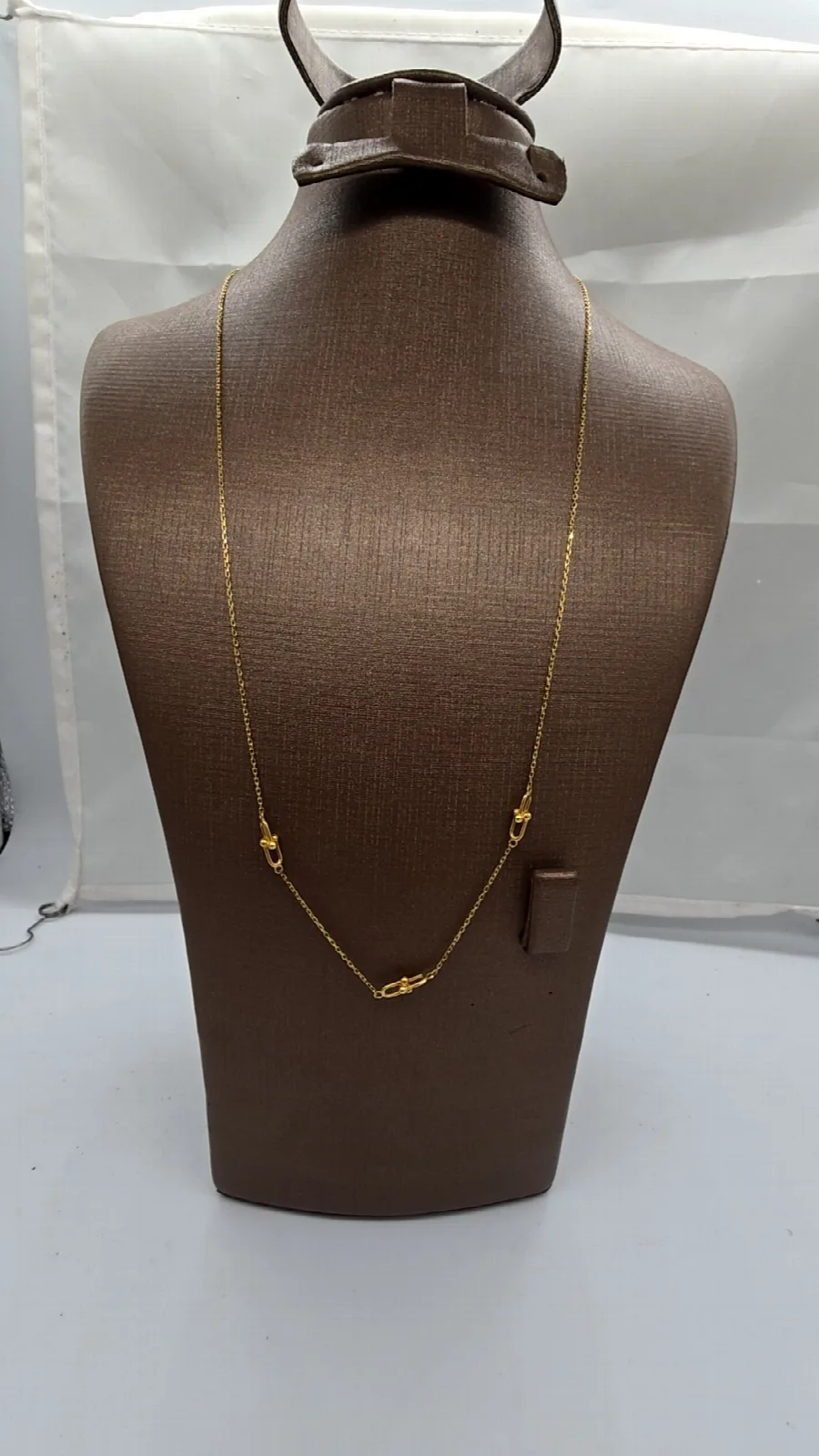 E كوليه